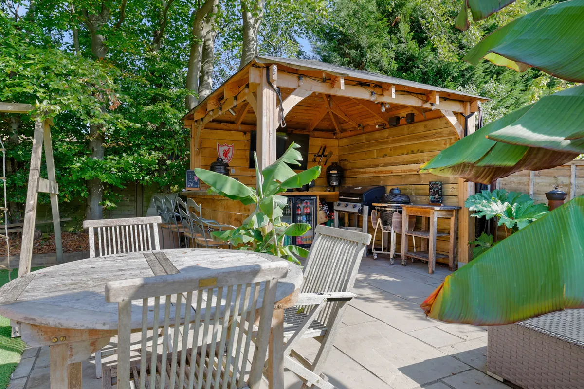 Balcombe Road, Horley, Surrey, RH6