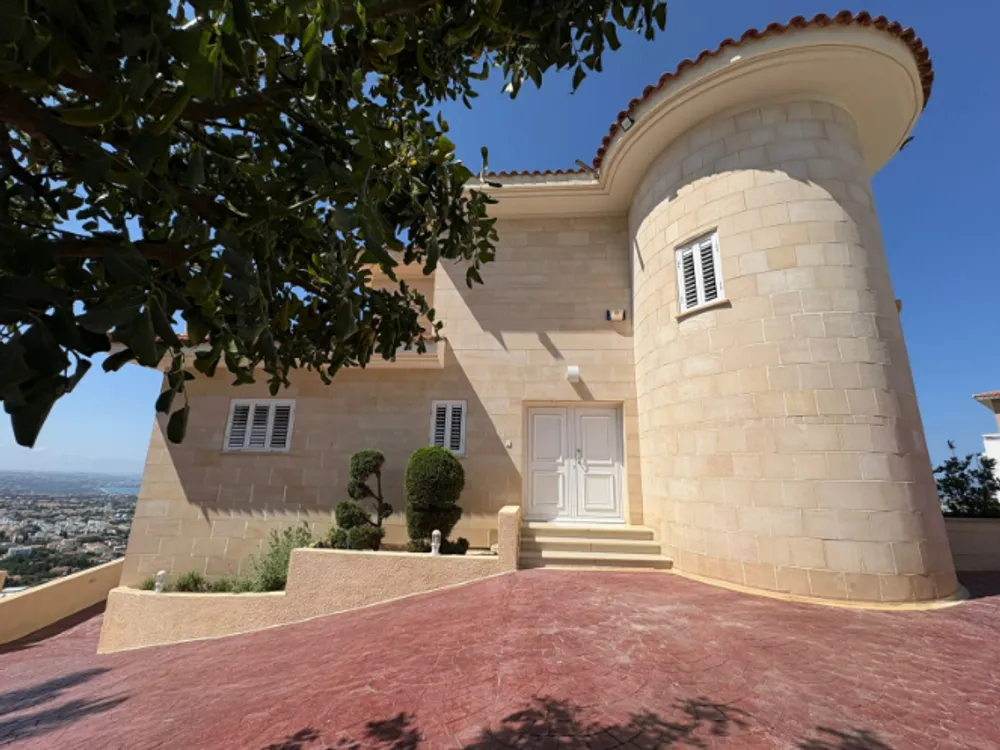 3 Bedroom villa with panoramic sea views + office room : Peyia, Paphos