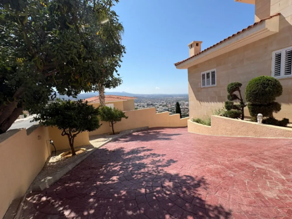 3 Bedroom villa with panoramic sea views + office room : Peyia, Paphos
