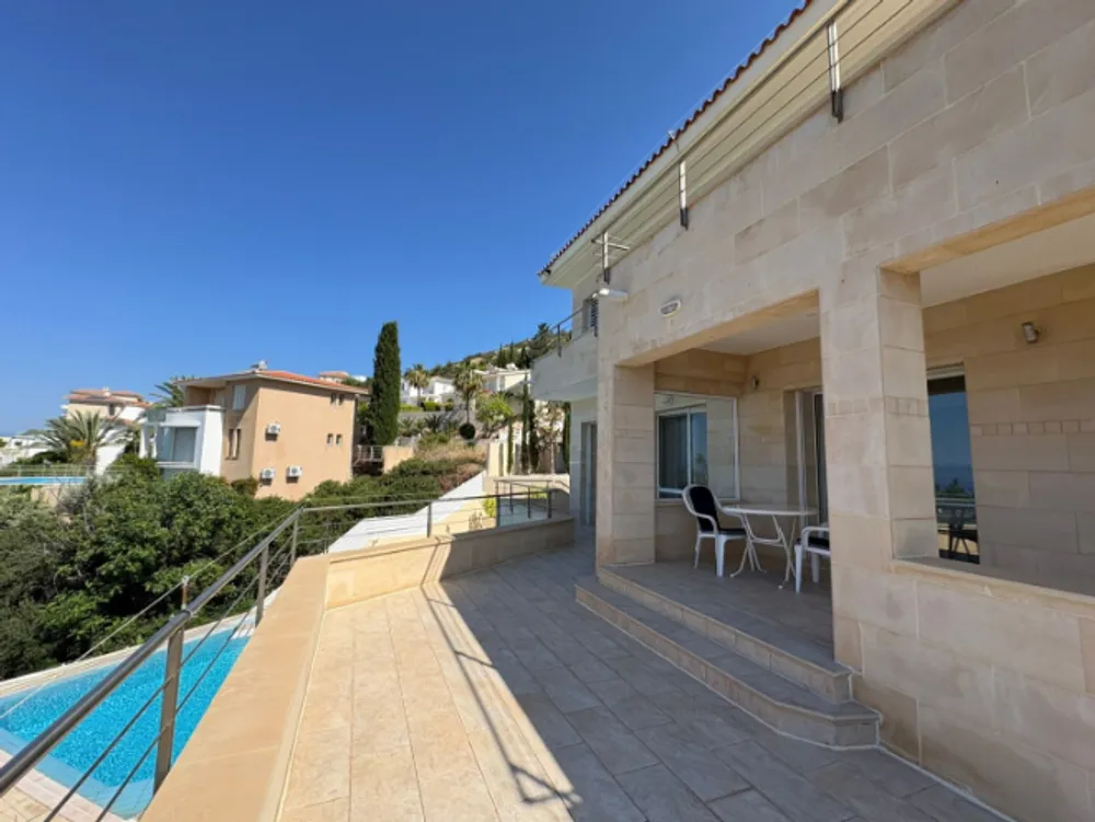 3 Bedroom villa with panoramic sea views + office room : Peyia, Paphos