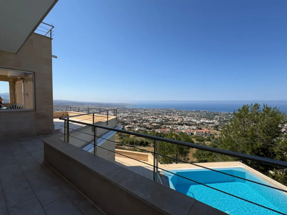 3 Bedroom villa with panoramic sea views + office room : Peyia, Paphos