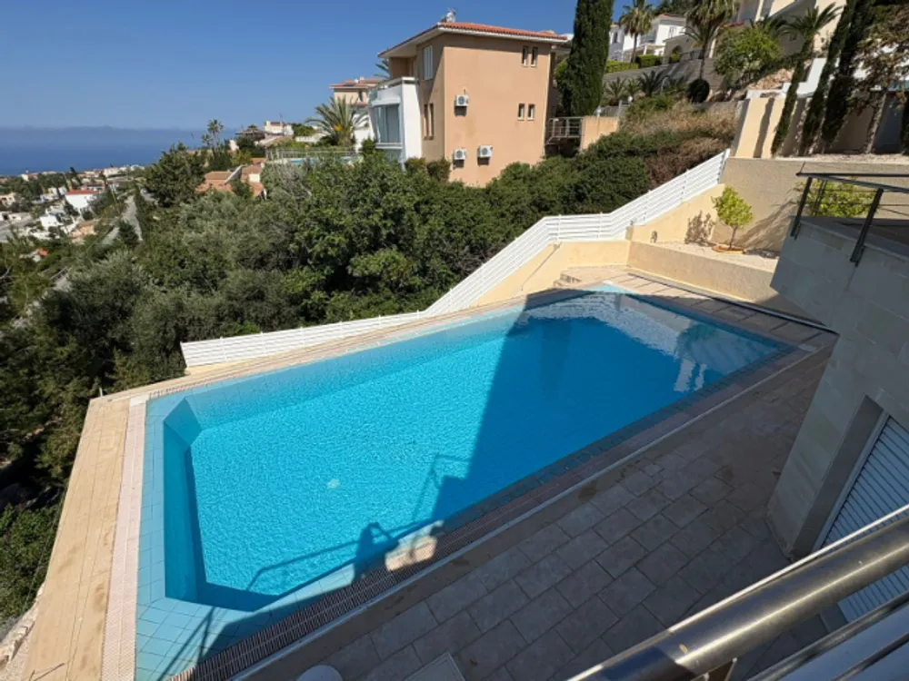 3 Bedroom villa with panoramic sea views + office room : Peyia, Paphos