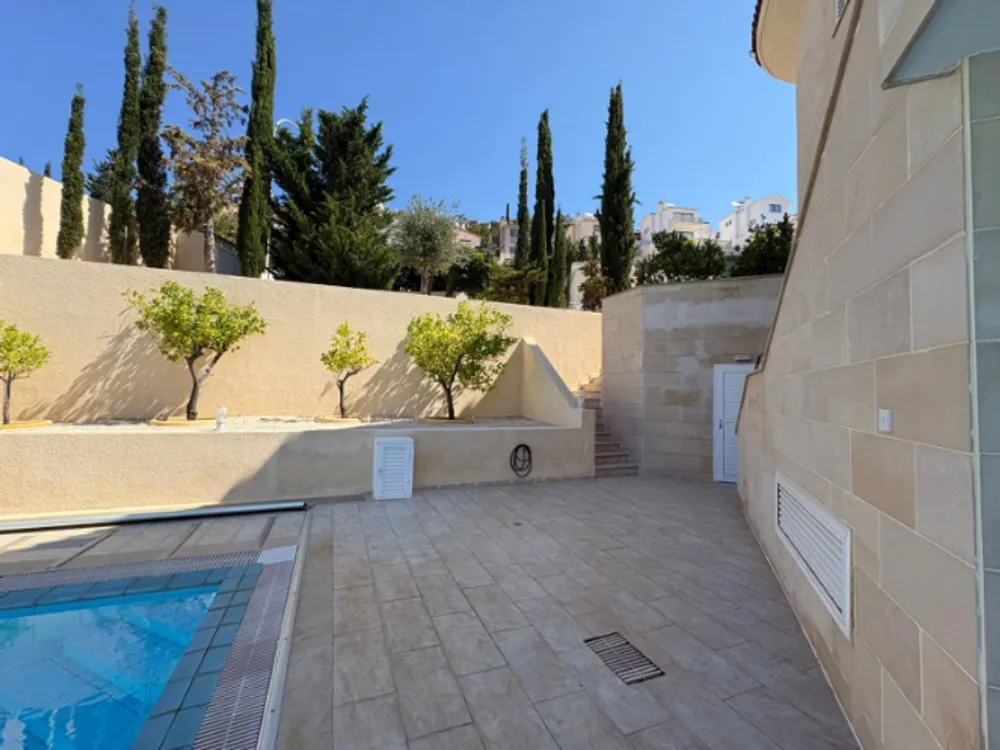 3 Bedroom villa with panoramic sea views + office room : Peyia, Paphos