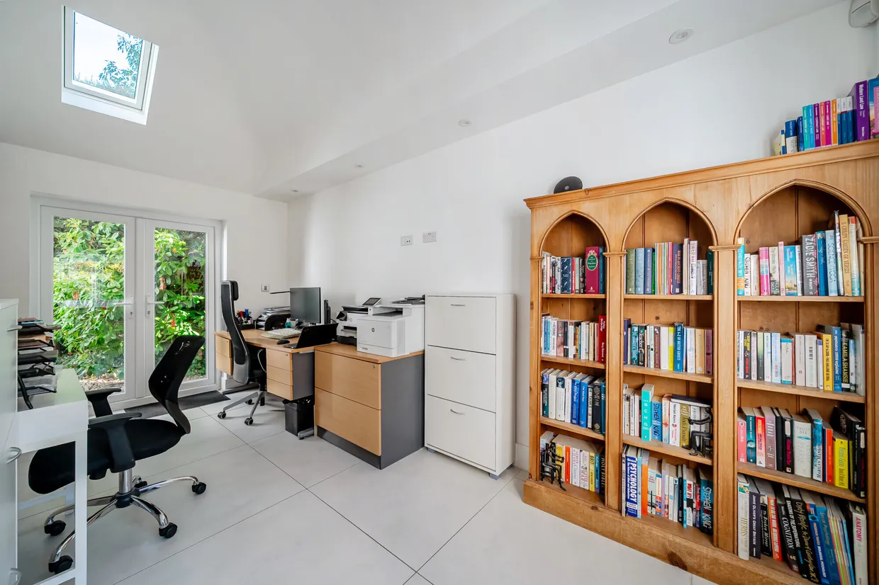 Orchehill Avenue, Gerrards Cross, SL9 photo 12