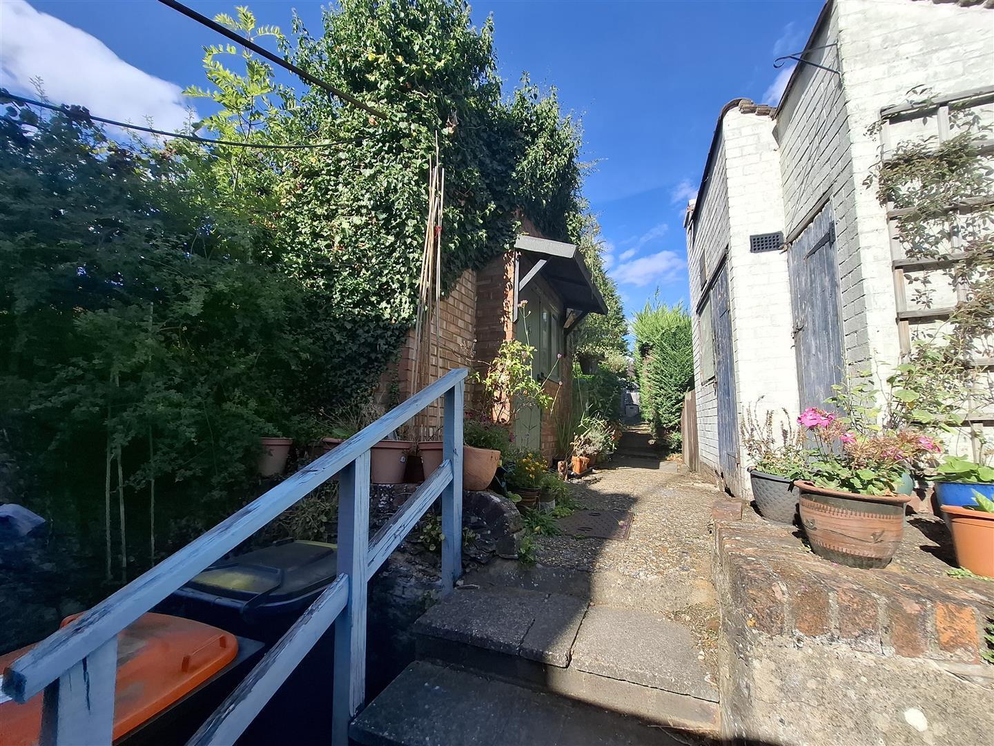 28 Soulbury Road, Leighton Buzzard, LU7 2RL Image 16