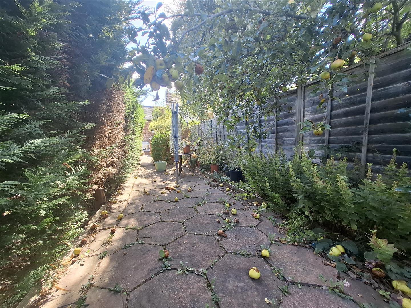 28 Soulbury Road, Leighton Buzzard, LU7 2RL Image 17