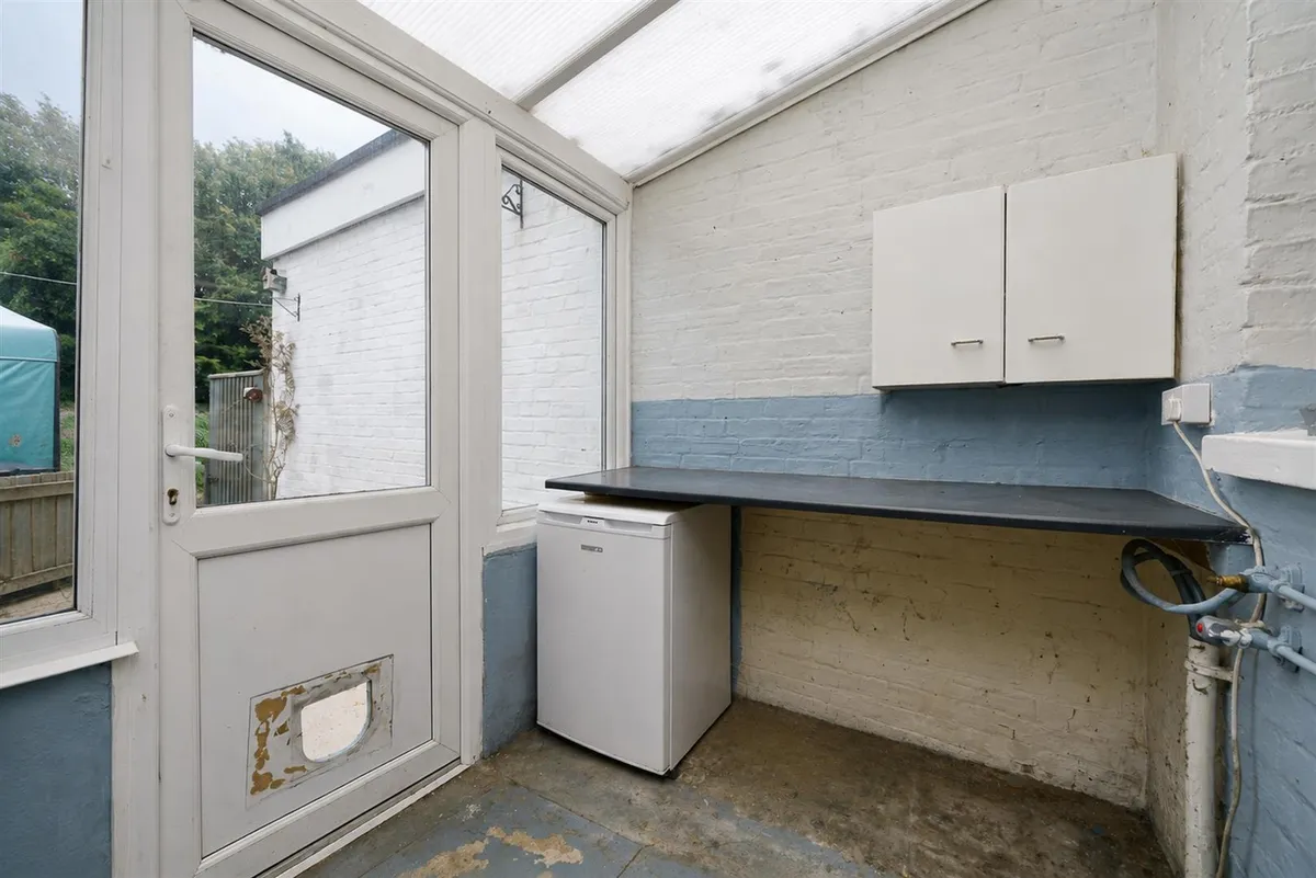 Two Waters Road, Apsley, Hemel Hempstead, Hertfordshire, HP3 9BZ