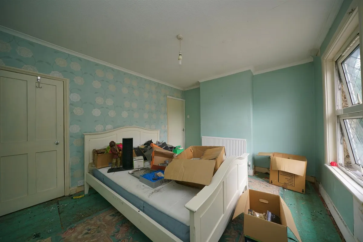 Two Waters Road, Apsley, Hemel Hempstead, Hertfordshire, HP3 9BZ