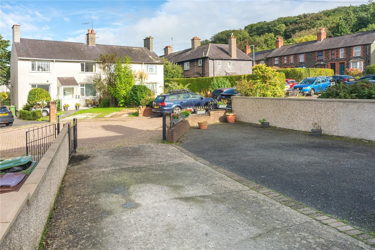 Pennant Crescent, Caernarfon Road, Bangor, Gwynedd, LL57