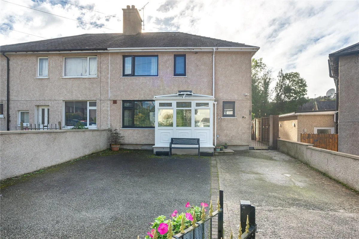 Pennant Crescent, Caernarfon Road, Bangor, Gwynedd, LL57