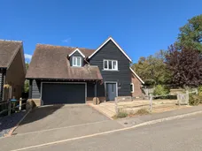 Peppersgate, Lower Beeding, RH13 photo 4
