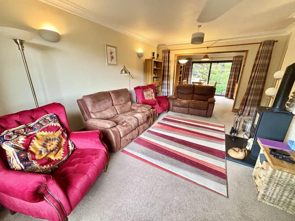Property carousel item 4