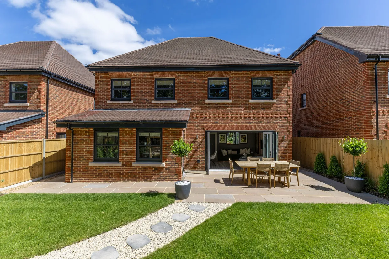 Oakland Grove, Ridgley Road, Godalming, GU8 photo 17