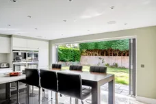 Benfleet Close, Cobham, KT11 photo 3
