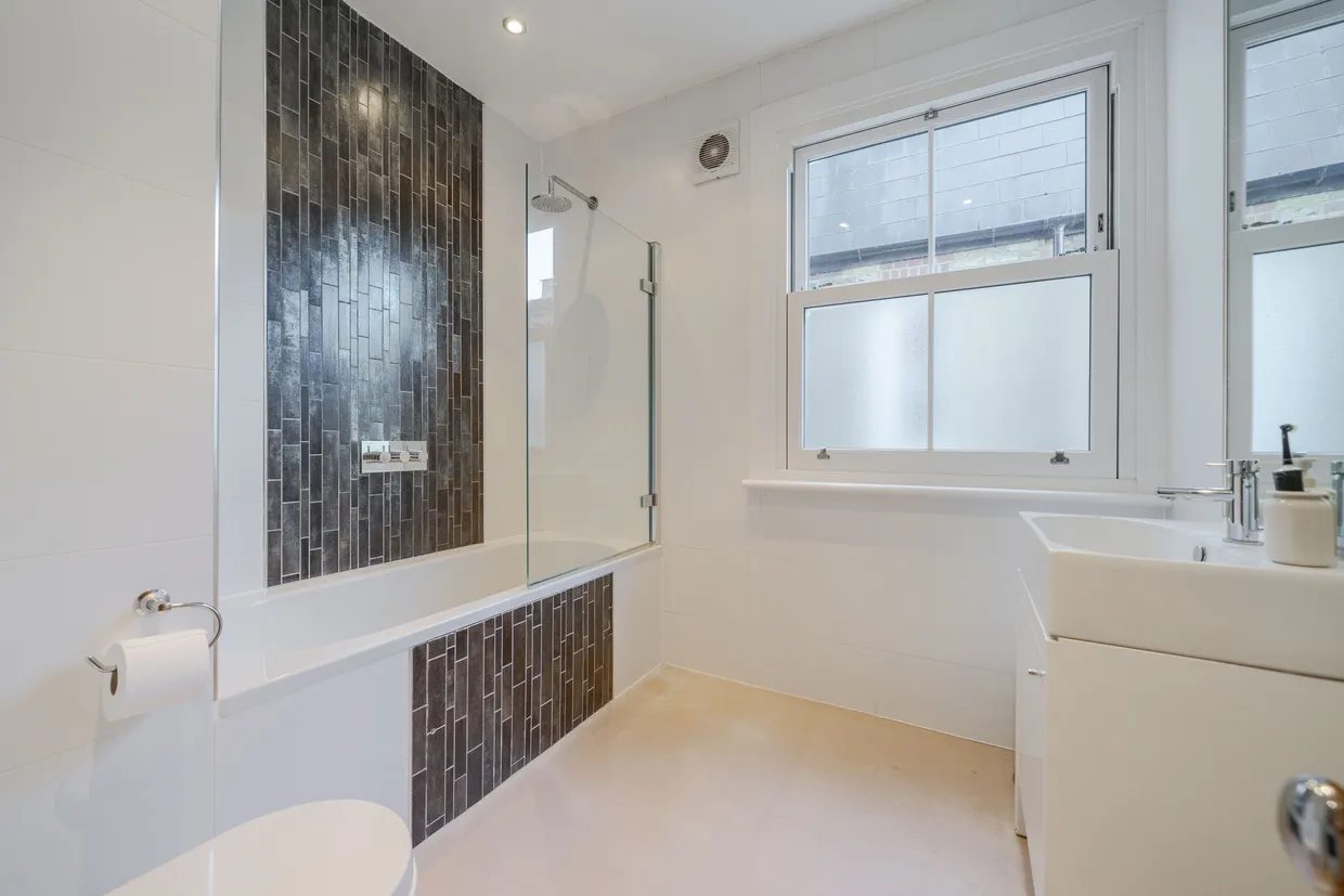 Queensmill Road, London, SW6 photo 16