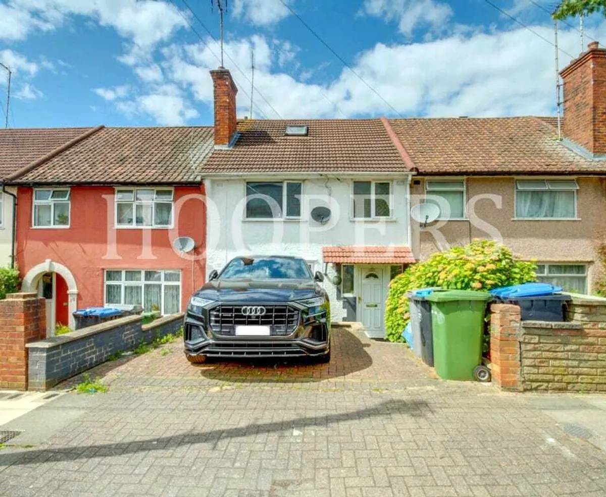 Review Road, London, NW2