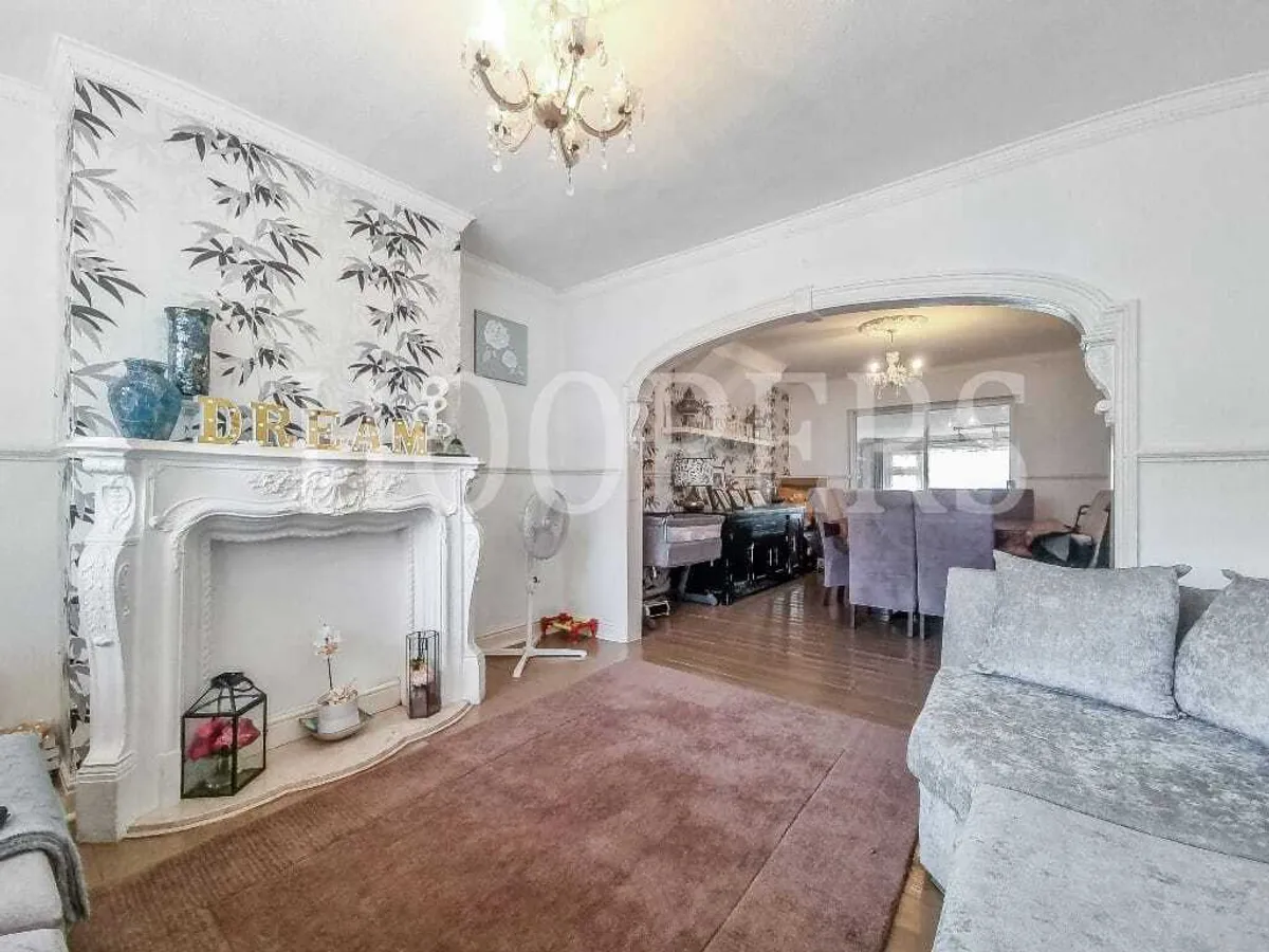Review Road, London, NW2