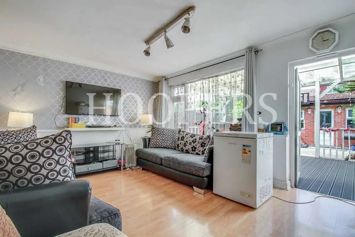 Review Road, London, NW2