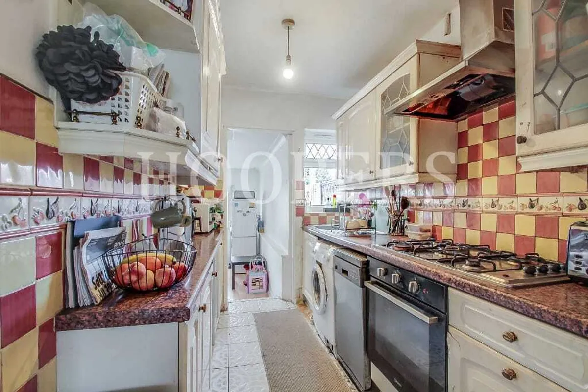 Review Road, London, NW2