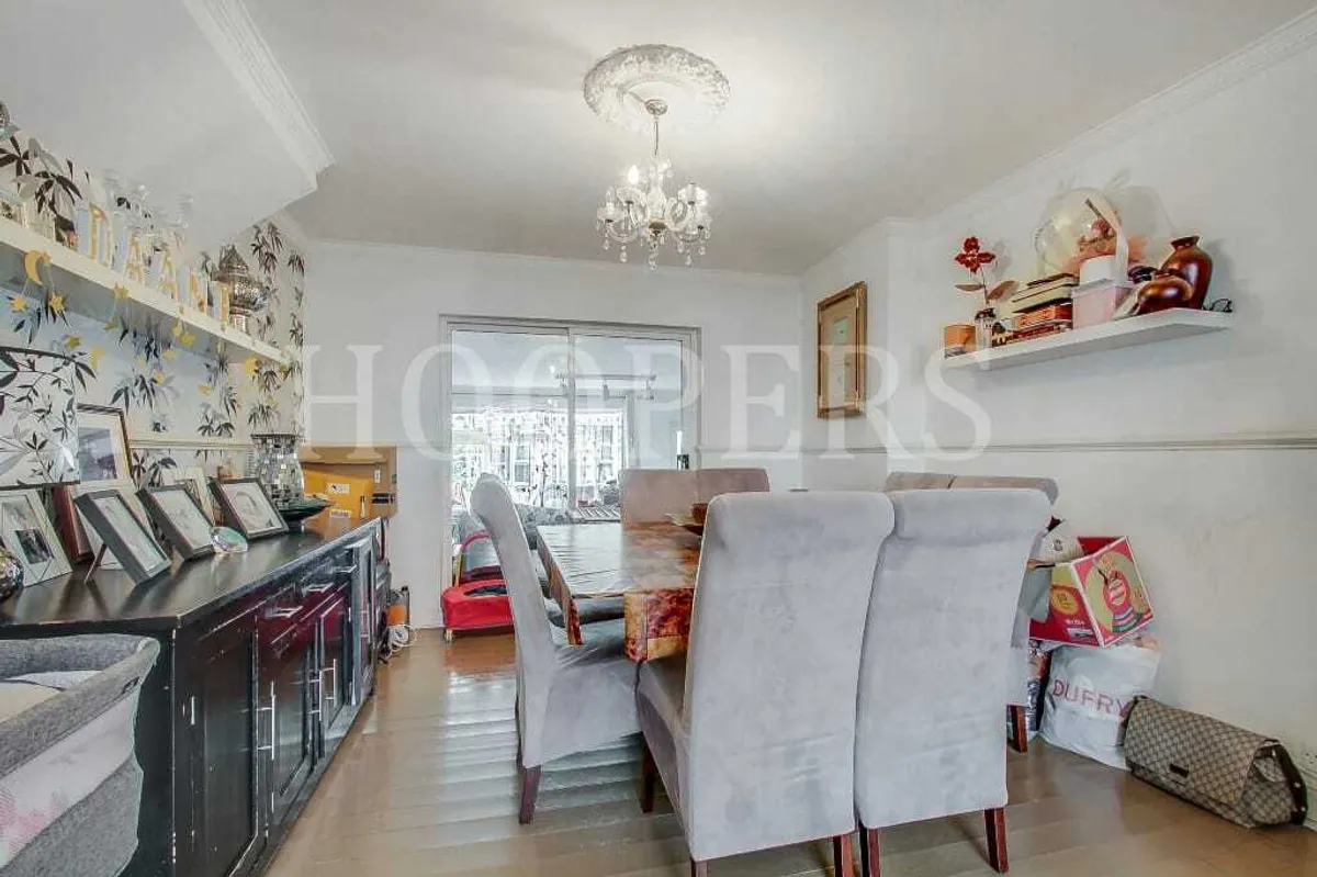 Review Road, London, NW2