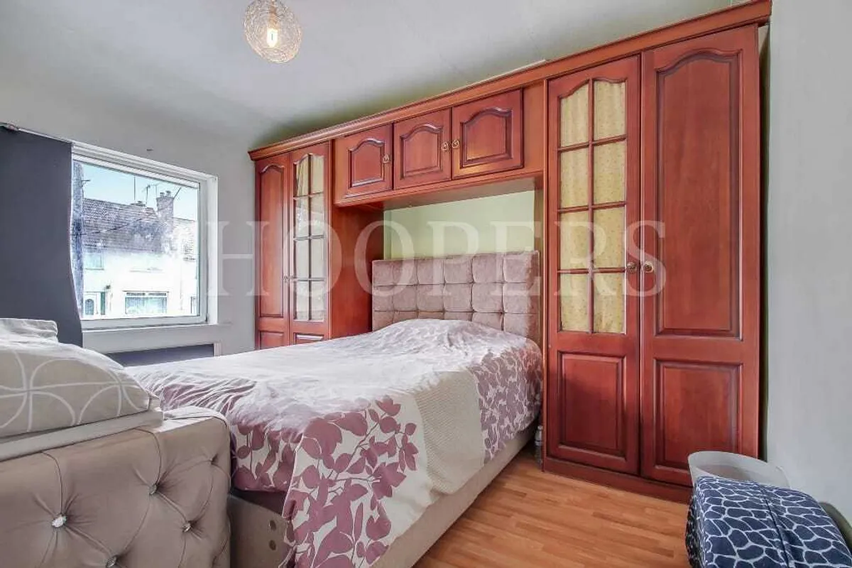Review Road, London, NW2