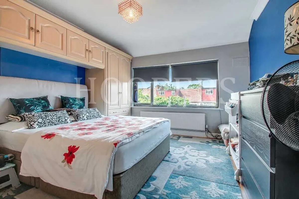 Review Road, London, NW2
