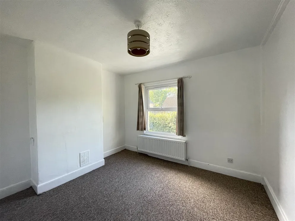Property carousel item 6