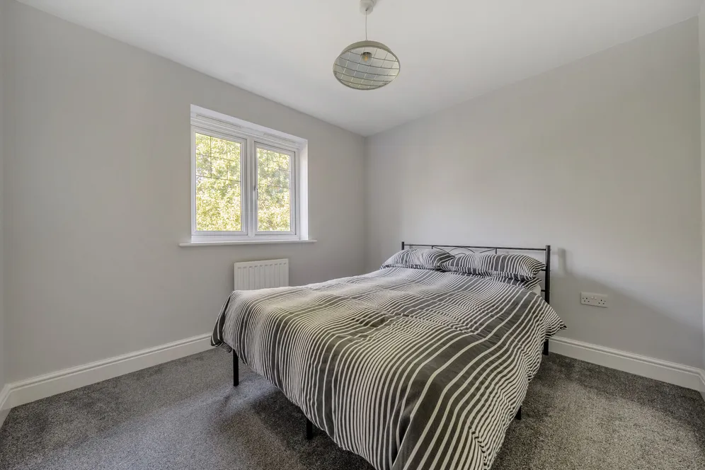 Nower Close East, Dorking, RH4 photo 8