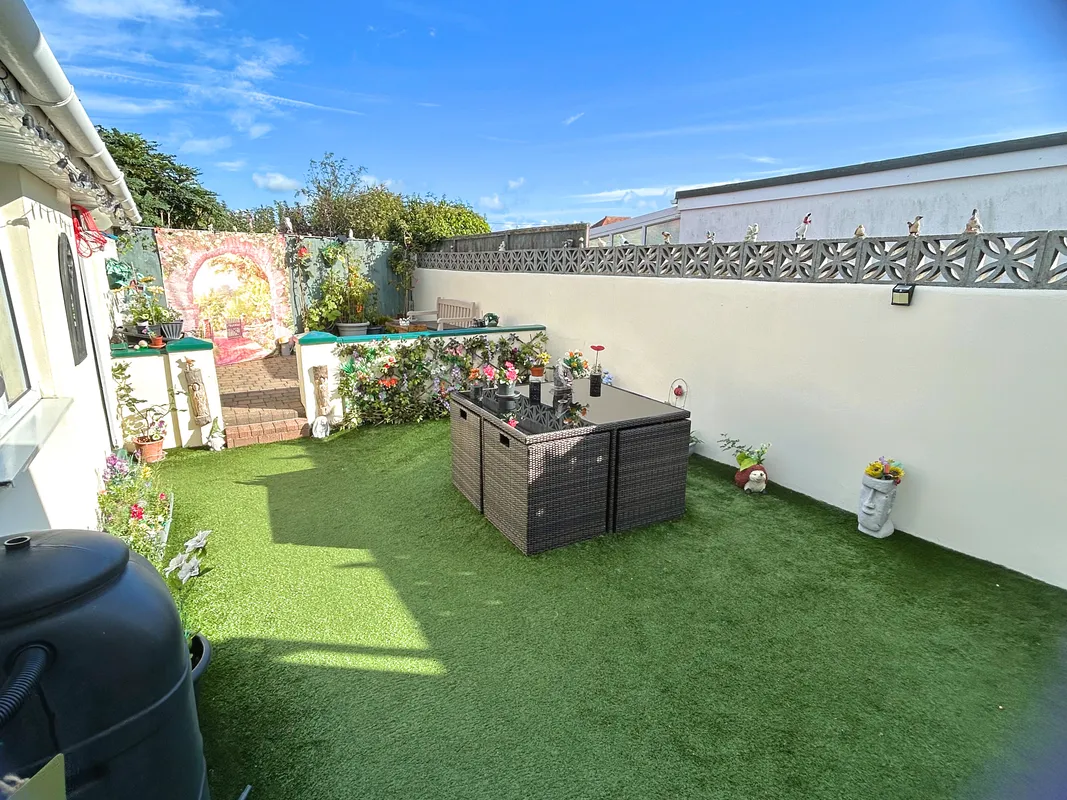 NEWTON NOTTAGE ROAD, PORTHCAWL, CF36 5EA