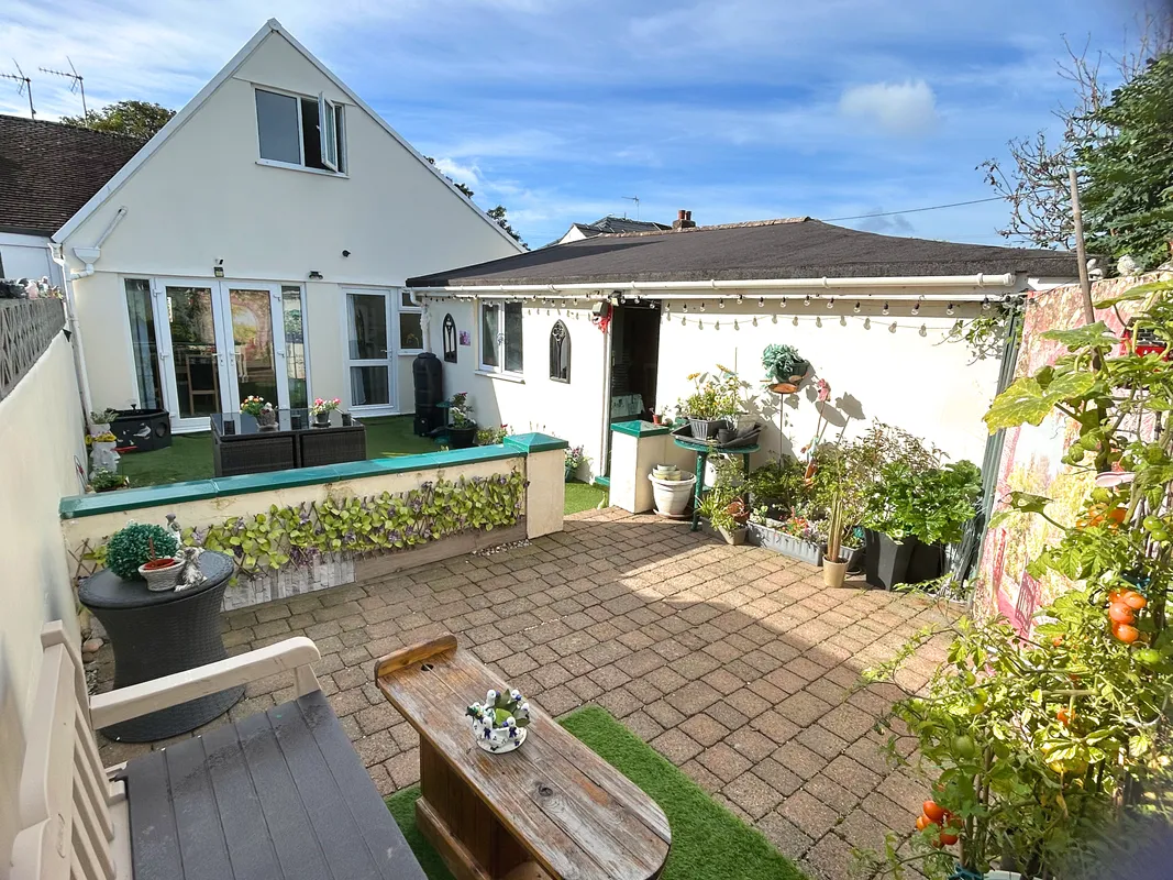 NEWTON NOTTAGE ROAD, PORTHCAWL, CF36 5EA