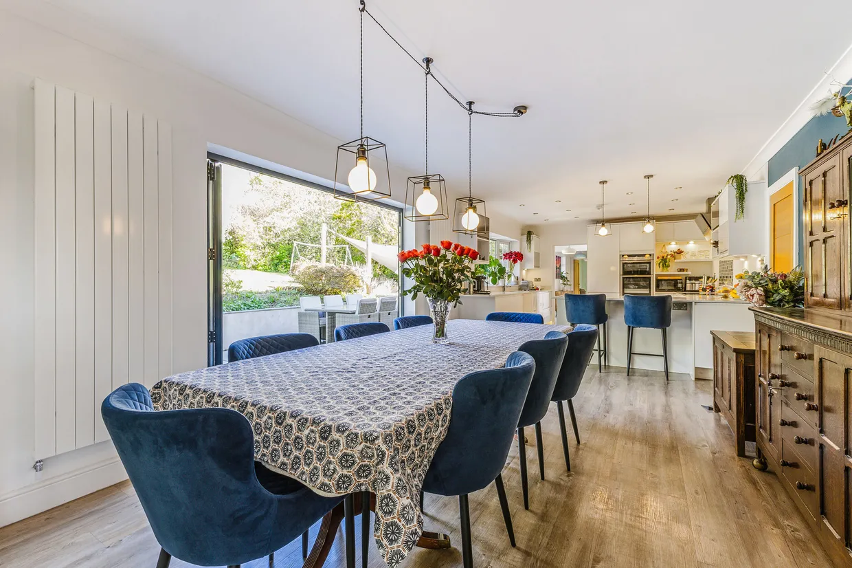 Stoatley Rise, Haslemere, GU27 photo 3