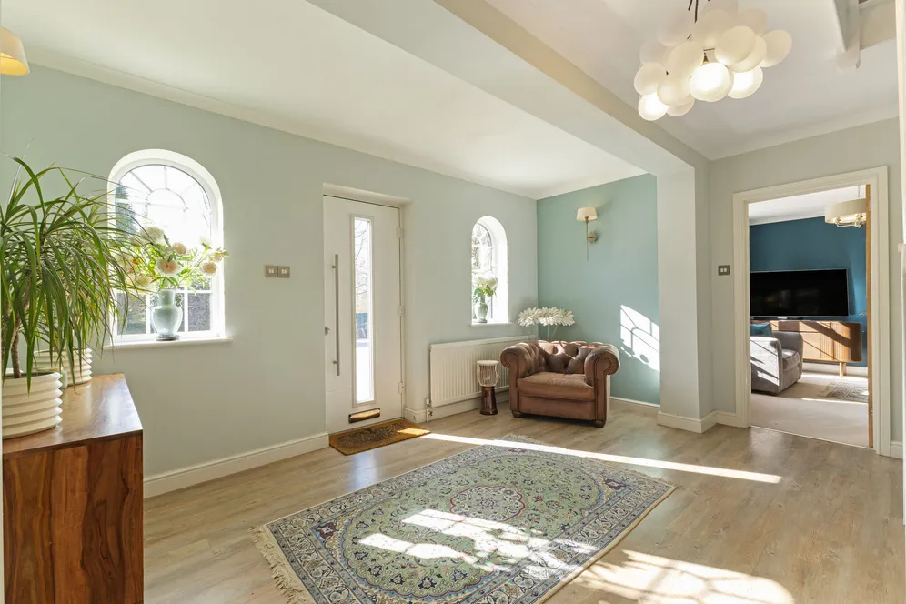 Stoatley Rise, Haslemere, GU27 photo 5