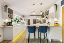 Stoatley Rise, Haslemere, GU27 photo 7