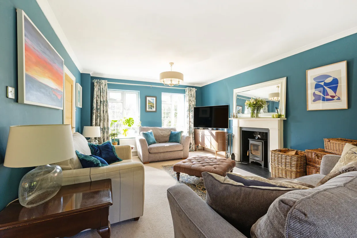 Stoatley Rise, Haslemere, GU27 photo 9