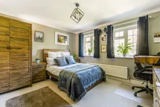 Stoatley Rise, Haslemere, GU27 photo 14