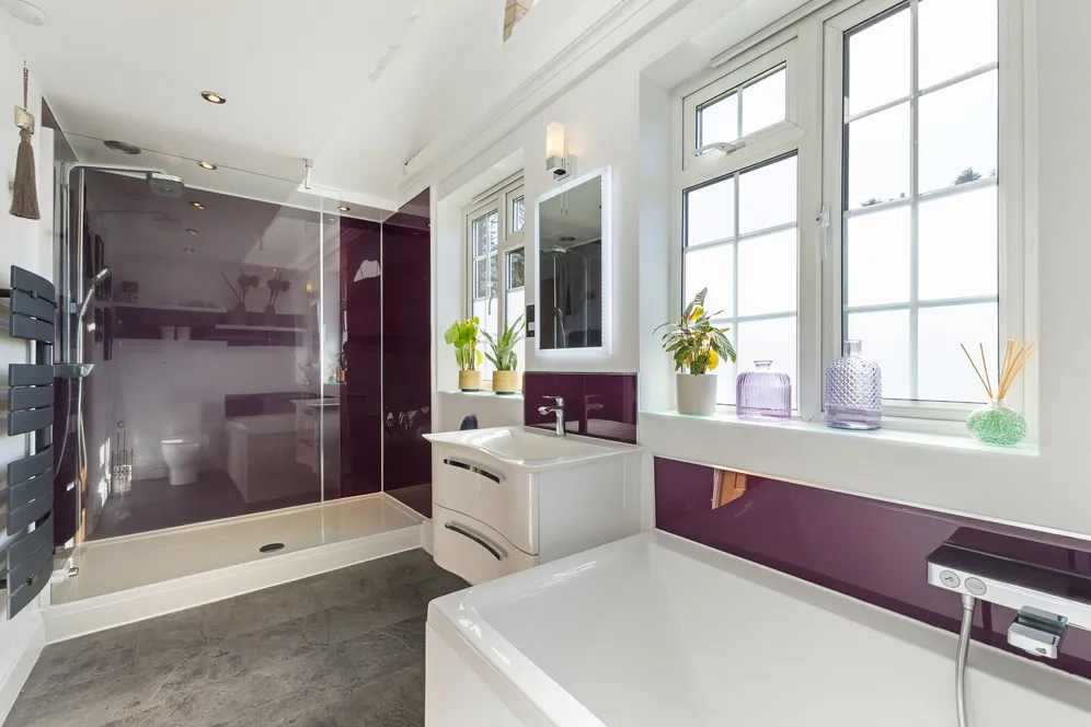 Stoatley Rise, Haslemere, GU27 photo 15