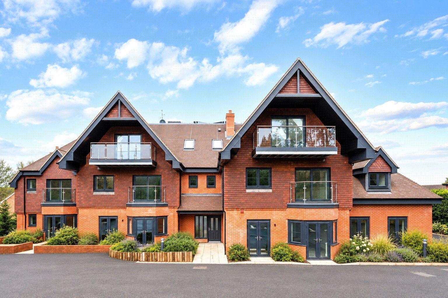 Green Hedges, Westerham Road, Oxted, Surrey, RH8 Image 1