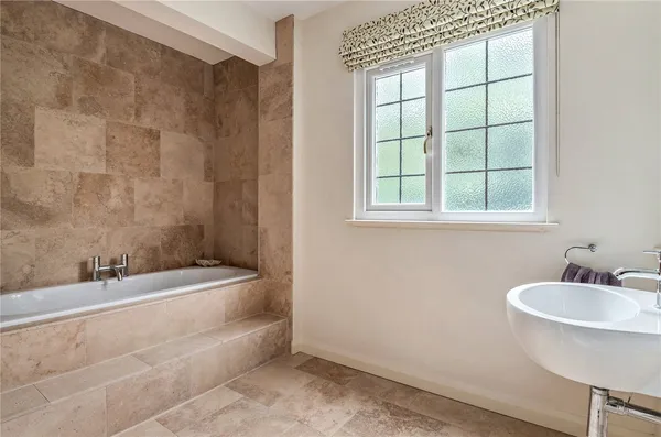 Macclesfield Road, Prestbury, SK10 photo 17