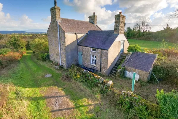 Llanbedrgoch, Anglesey, LL76