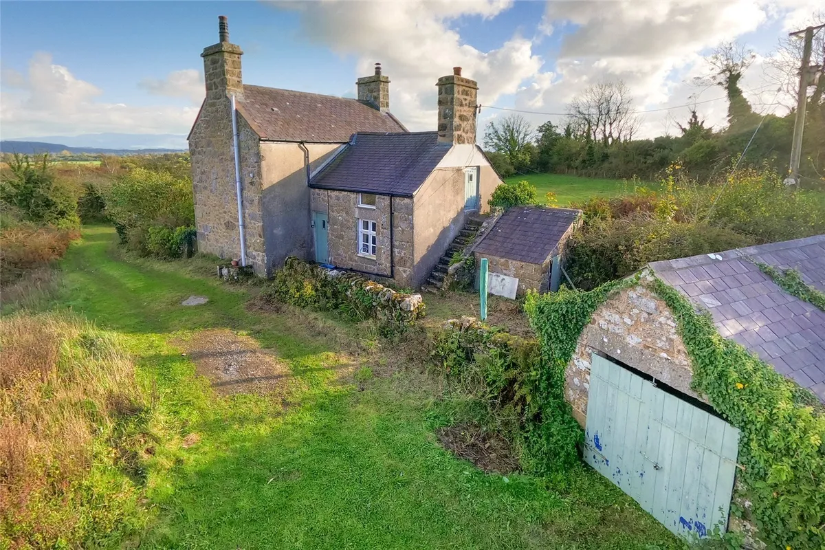 Llanbedrgoch, Anglesey, LL76