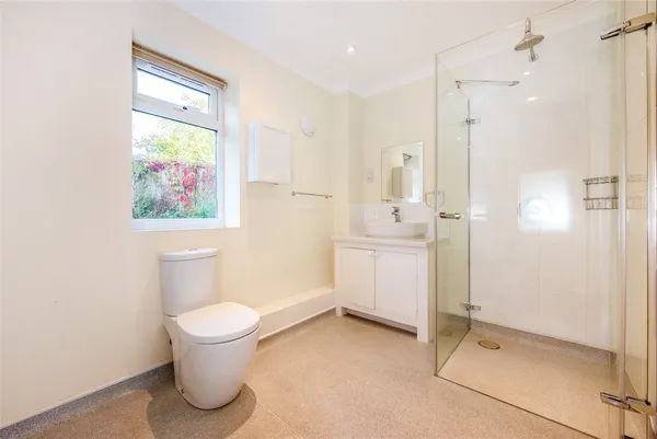 Priory Close, Boxgrove, PO18 photo 10