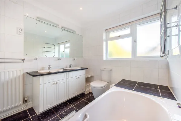 Priory Close, Boxgrove, PO18 photo 14