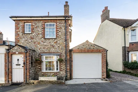Orchard Avenue, Chichester, PO19