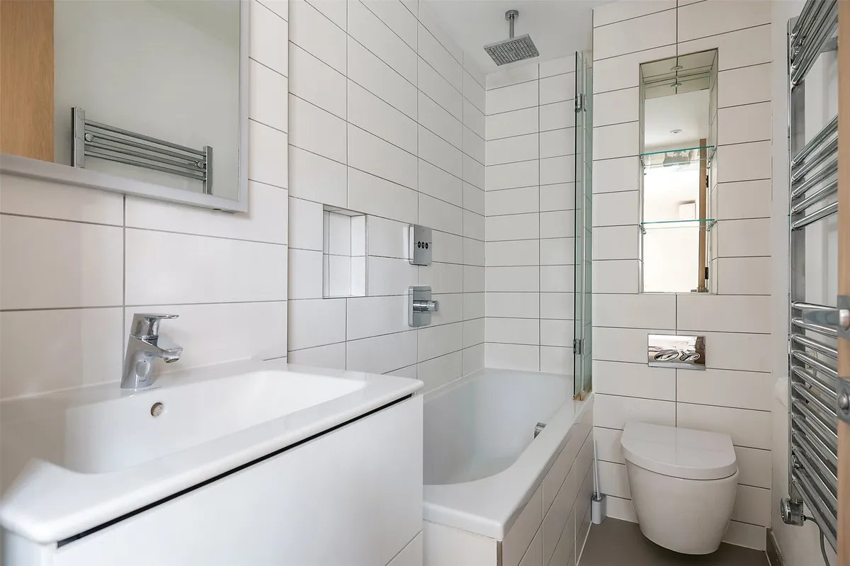 King Georges Walk, Esher, Surrey, KT10
