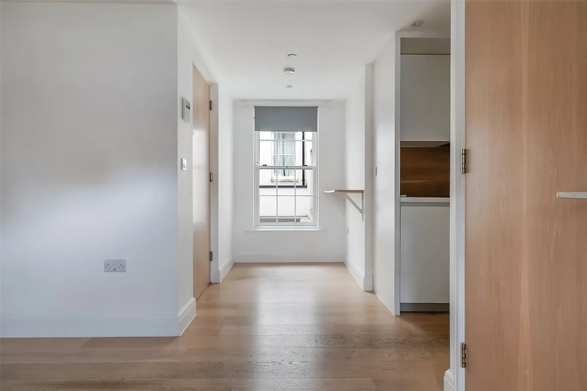 King Georges Walk, Esher, Surrey, KT10