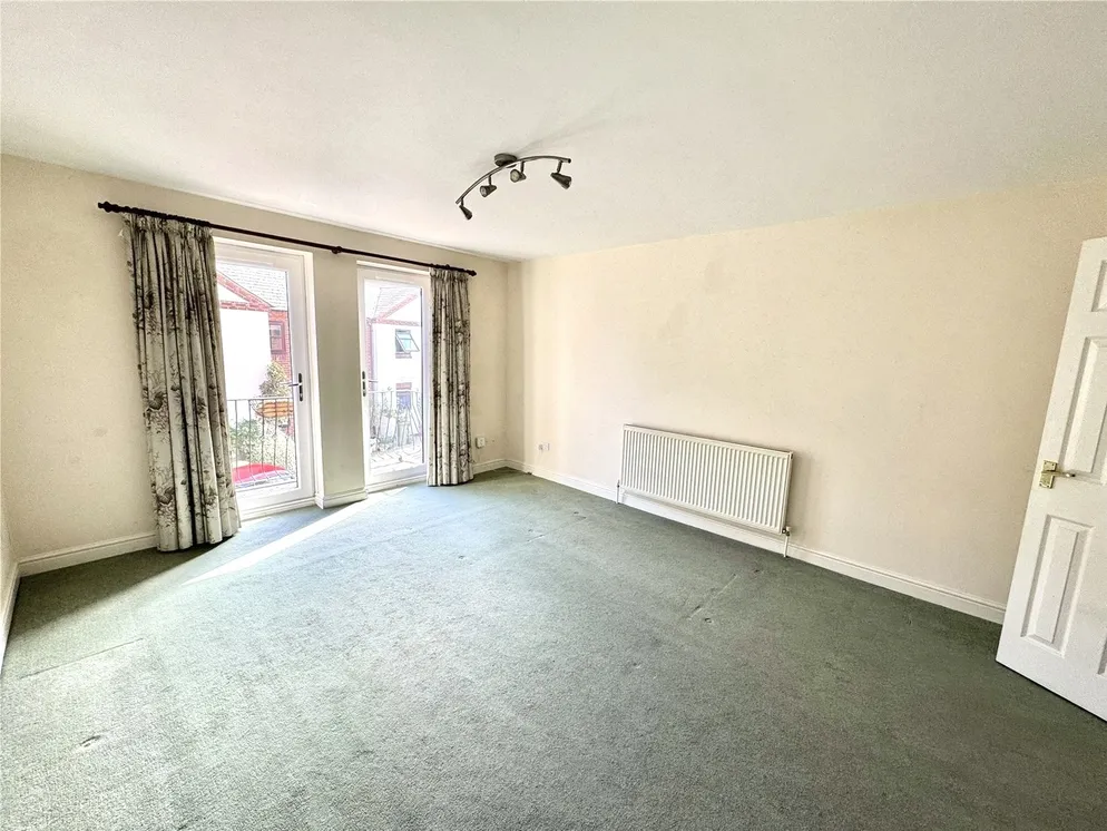 Property carousel item 9