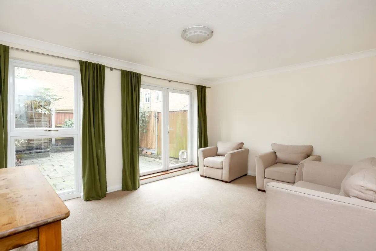 Holm Oak Close London SW15 photo 2
