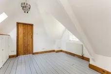 Underwood Road Caterham CR3 photo 6