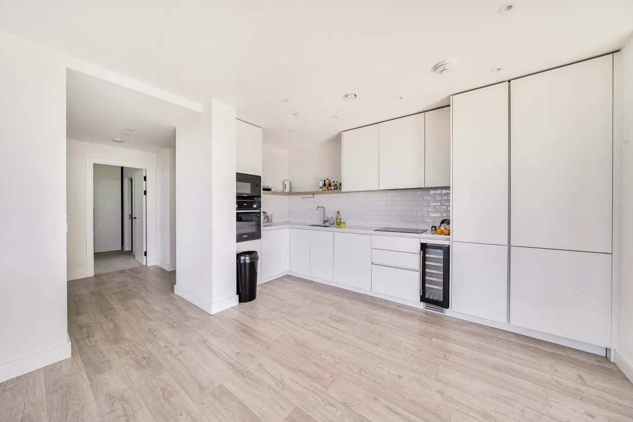 Beresford Avenue Wembley HA0 photo 4