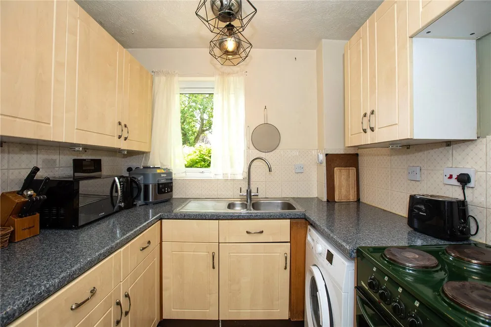 Property carousel item 4